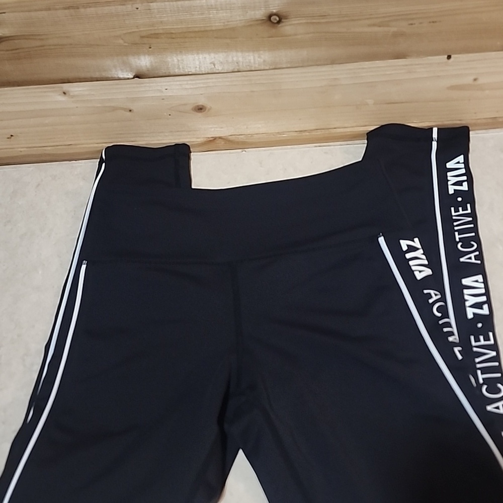 ZYIA Leggings size 4